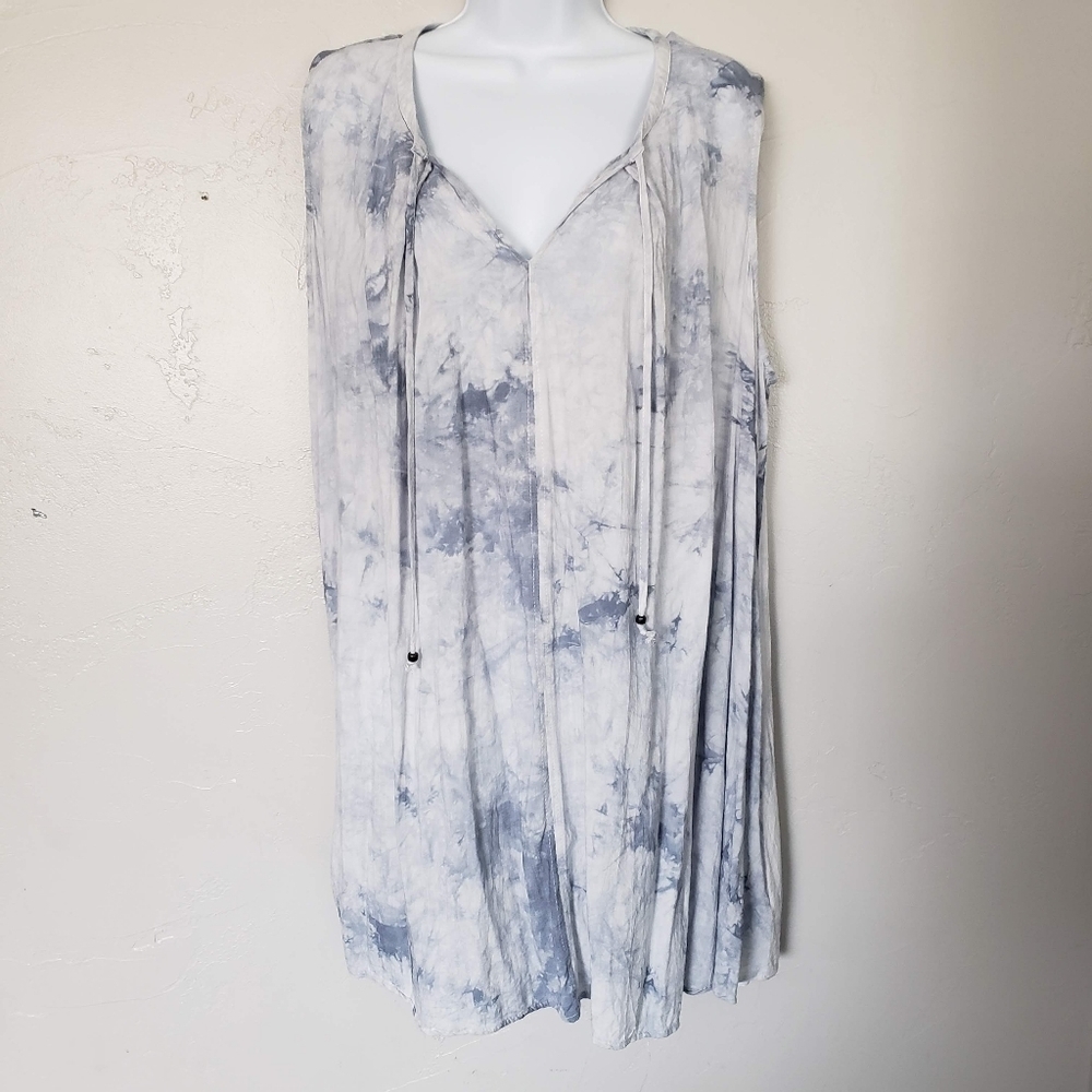 Umgee + Women's 2XL Blue White Tie Dye Sleeveless Blouse V-neck Ties Top Shirt